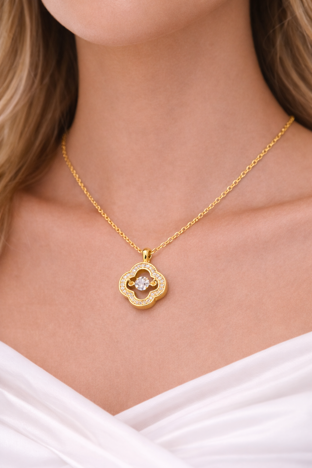 Sparkling Clover Halo Pendant Necklace | Urban Carat